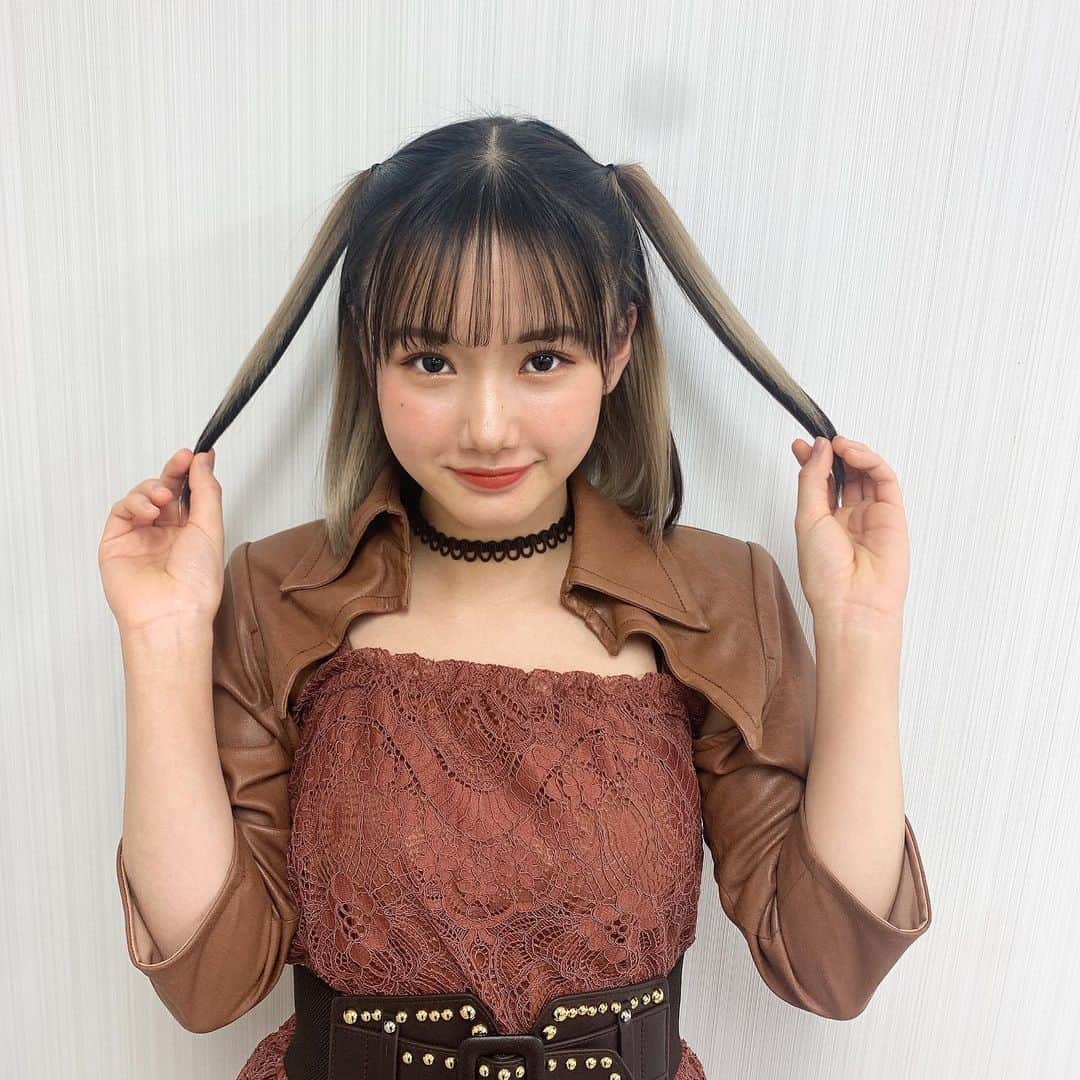 のインスタグラム：「🤎 . . . ハロコン福岡県 ハーフツイン！この感じ久々！ . . . #ツインテール #ボブヘアアレンジ #インナーカラーベージュ #横山玲奈 #helloproject #morningmusume21」
