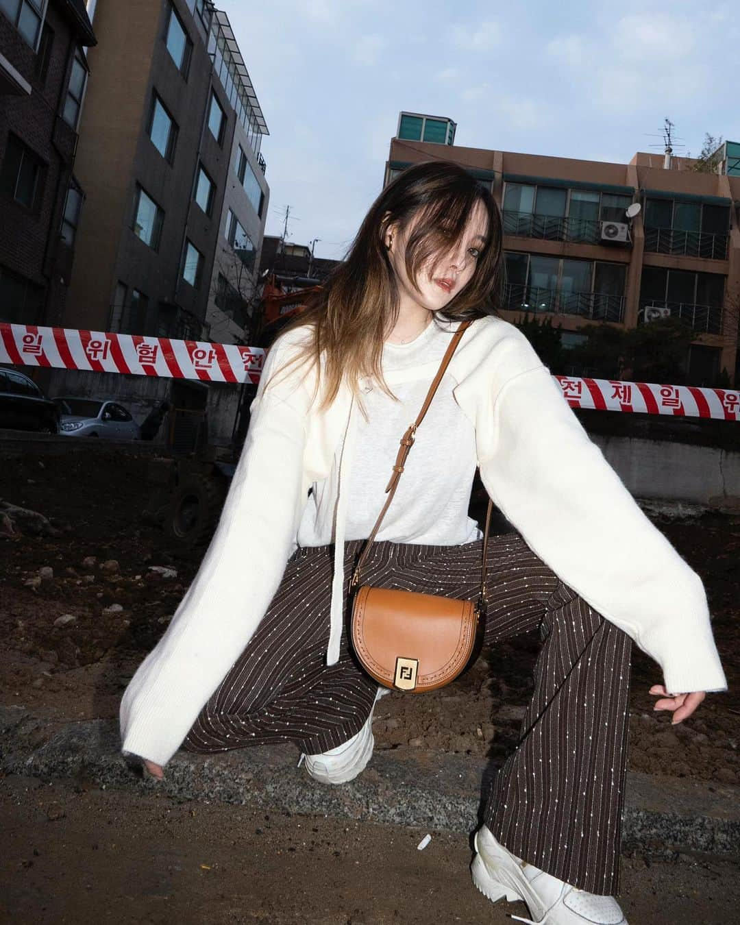 ヒョミン さんのインスタグラム写真 - (ヒョミン Instagram)「@fendi #광고 #FendiMoonlight #Fendi」2月13日 19時42分 - hyominnn