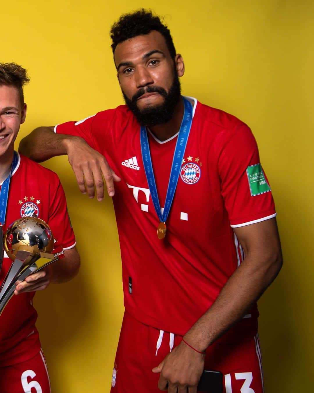 バイエルン・ミュンヘンさんのインスタグラム写真 - (バイエルン・ミュンヘンInstagram)「Smile and say 'Champions!' 🏆📸  #MiaSanChampi6ns #MiaSanMia @jok_32 @da_27 @mr.choupo」2月13日 19時51分 - fcbayern