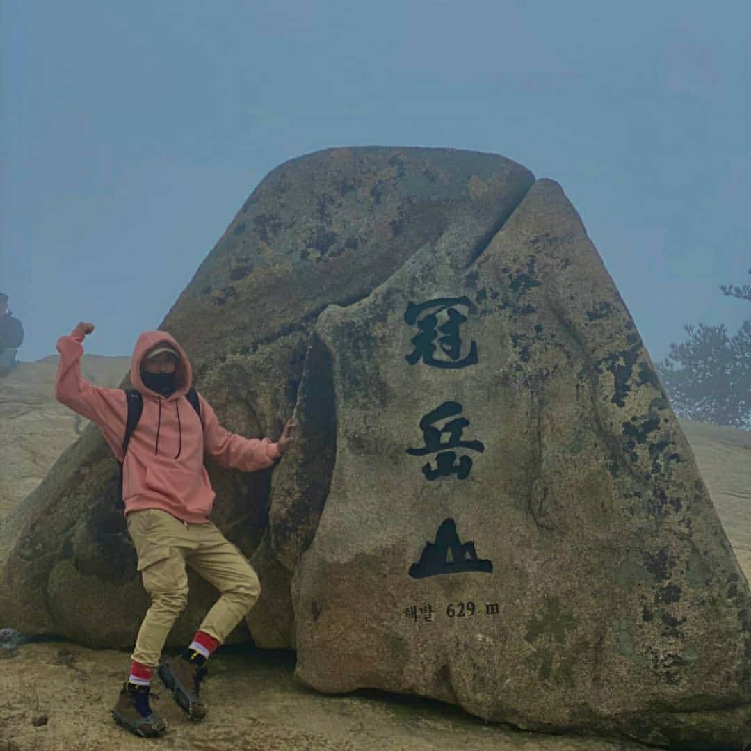イ・ジフンさんのインスタグラム写真 - (イ・ジフンInstagram)「#관악산  왜 이좋은걸 이제 알게됐을까?  우리나라 백대산을 다 보고오고싶다 더 늦기전에 시작해봐요 몸과 정신이 맑아진답니다  am8~pm1 관음사-->연주대」2月13日 20時12分 - _leejeehoon