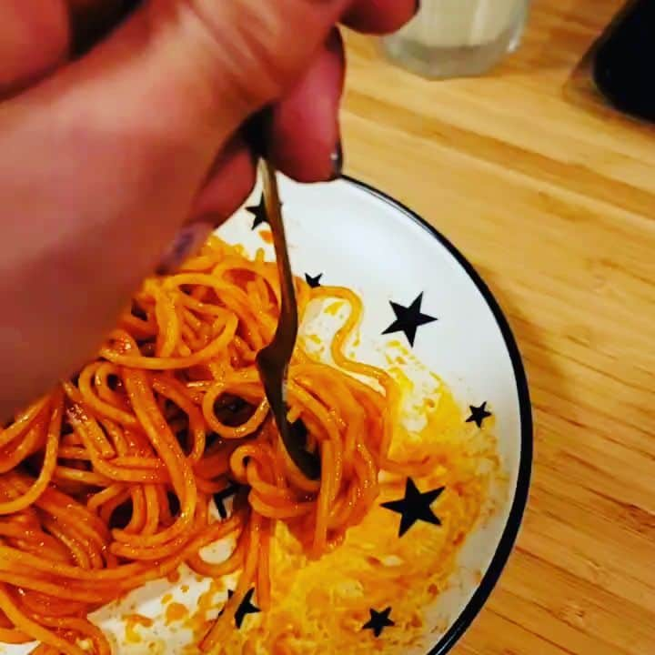 遠藤未菜のインスタグラム：「🍝  絶対具なしナポリタン 好きな人多いと思うんだけど どうなんかな♡  私はコストコのパスタを ケチャップと和えるだけの ナポリタンが大大大大大好きです😋😋  #具なしパスタ #具なしナポリタン #パスタ #ナポリタン #コストコ #COSTCO」