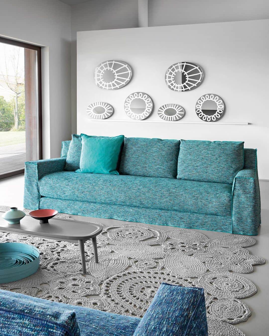 GERVASONI JAPAN / ジェルバゾーニ ジャパンのインスタグラム：「【 New Collection 】   Sofa : LOLL 14 Design : @paola.navone   【お問い合わせ先】 南陽オモビト株式会社 / GERVASONI TOKYO  〒107-0062 東京都港区南青山4-18-16 フォレストヒルズWESTWING B1 TEL：03-5413-3274 MAIL：info@gervasoni.jp  #gervasoni #GervasoniTokyo #paolanavone #interior #interiordesign #madeinitaly  #ジェルバゾーニ #ジェルバゾーニトーキョー #インテリア #イタリア家具 #ソファ #椅子 #テーブル #お洒落」