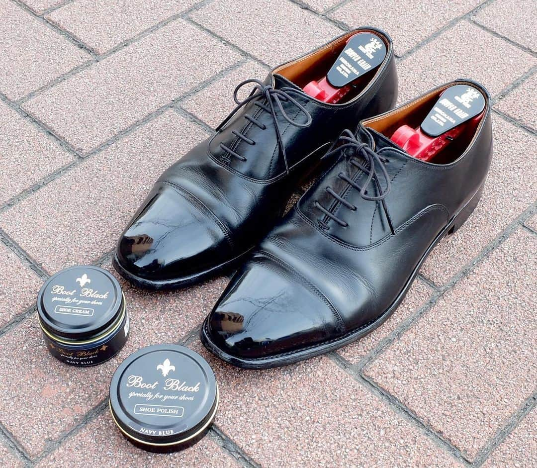 bootblack_officialさんのインスタグラム写真 - (bootblack_officialInstagram)「“Navy Blue” increases the beauty of @scotchgrain_official black straight tip shoes.  #columbus#bootblack#shoecare#shoeshine#shoepolish#shoegazing#shoestagram#mensshoes#mensfashion#leathershoes#madeinjapan#japanmade#japanmadeshoecare#japan#asakusa#dalmore#scotchwhisky#whisky#scotchgrain#solamachi#tokyoskytree#skytree#bootblackshoecare」2月13日 20時13分 - bootblack_official