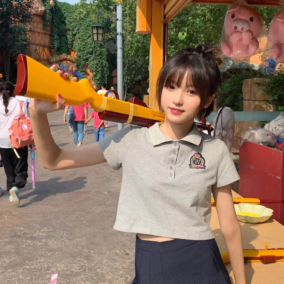 星來のインスタグラム：「外国人×国宝級美人。 #外国人 #国宝級美人 #美しい #制服 #いいね返し #インスタ映え #instagood #instalike #f4f #l4l #likeforlikes #likeforfollow #いいねした人全員フォローする #お洒落さんと繋がりたい #美男美女と繋がりたい」