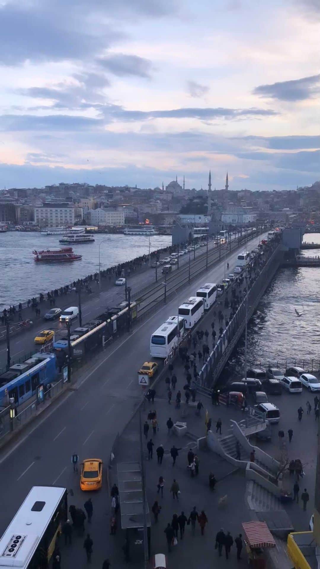 Mustafa Sevenのインスタグラム：「Kısacık İstanbul #StoryOfIstanbul」