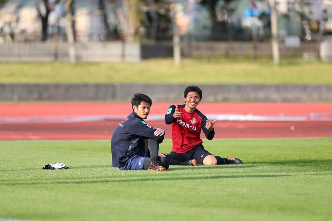 丸山祐市さんのインスタグラム写真 - (丸山祐市Instagram)「沖縄キャンプ終了👏﻿ ﻿ 素晴らしい環境でトレーニングできたことに感謝します😁👍﻿ ﻿ 南風原町の関係者の皆さま、ホテルの皆さま、キャンプのサポートをして頂いた皆さま、ありがとうございました‼️‼️﻿ ﻿ #沖縄キャンプ  #充実の毎日  #南風原町  #感謝  ﻿ #nagoyagrampus #grampus #名古屋グランパス #丸山祐市 #3」2月13日 20時40分 - yuichi_maruyama.616