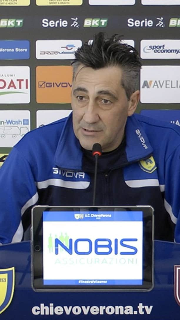 ACキエーヴォ・ヴェローナのインスタグラム：「📽️🎙️ Mister #Aglietti 🗣️ «Il morale è alto, non abbassiamo la guardia»   #Brescia #Chievo #ChievoVerona #calcio #seriebkt #forzachievo #mister #allenatore #gialloblù #football #match #seriebkt #ilnostrofolleamor」