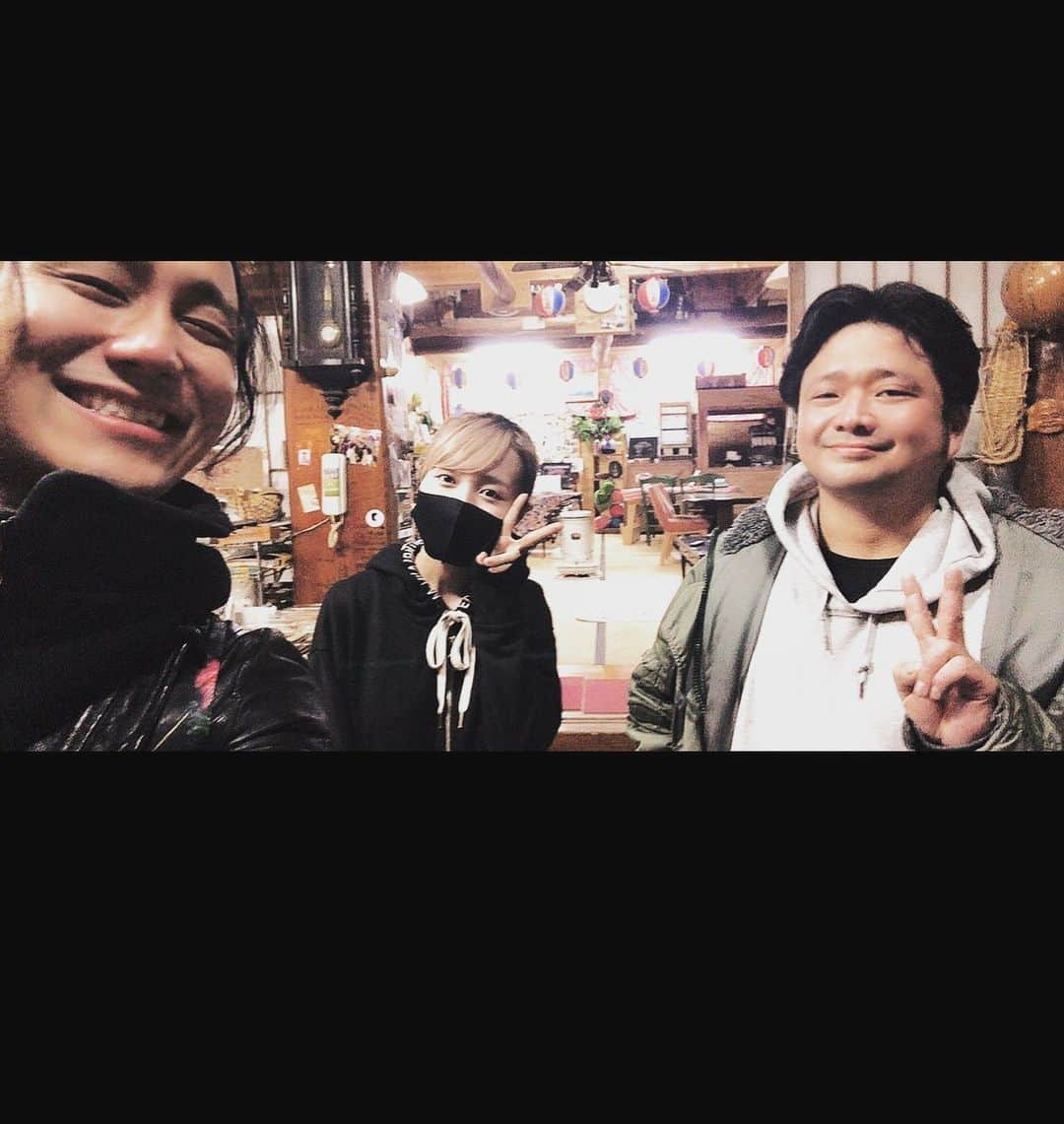 前田けゑのインスタグラム：「【配達屋さん】 先日アイドルスナイパーTHE MOVIEのDVD(7枚目)を福島県まで配達しました！ 同じ歳の節男いつもありがとう😊 #アイスナ #女将が22歳の聖石温泉♨️ #日本一周の旅人の聖地」