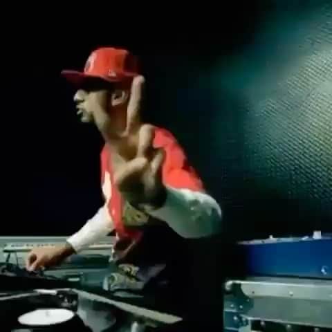スウィズ・ビーツのインスタグラム：「On this day in 2007 It’s me dropped 🙌🏽🙌🏽🙌🏽🙌🏽🙌🏽🙌🏽🙌🏽🙌🏽🙌🏽🙌🏽🙌🏽 Go replay that zoneeeeeeeeee........ Blessings」
