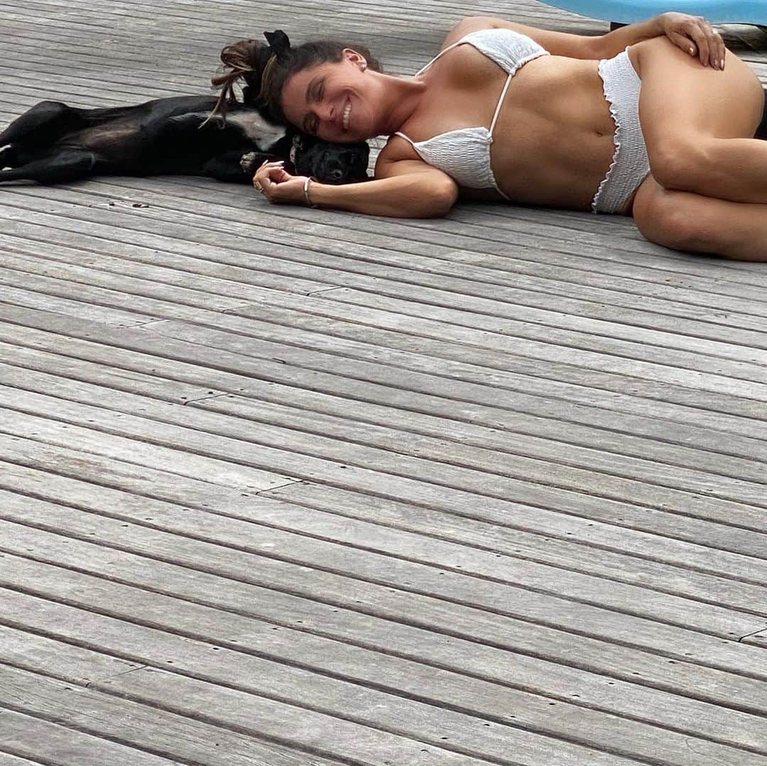 Giovanna Antonelliのインスタグラム：「Vixe!!!! Tô bem assim... e tu??? ⚡️⚡️⚡️⚡️」