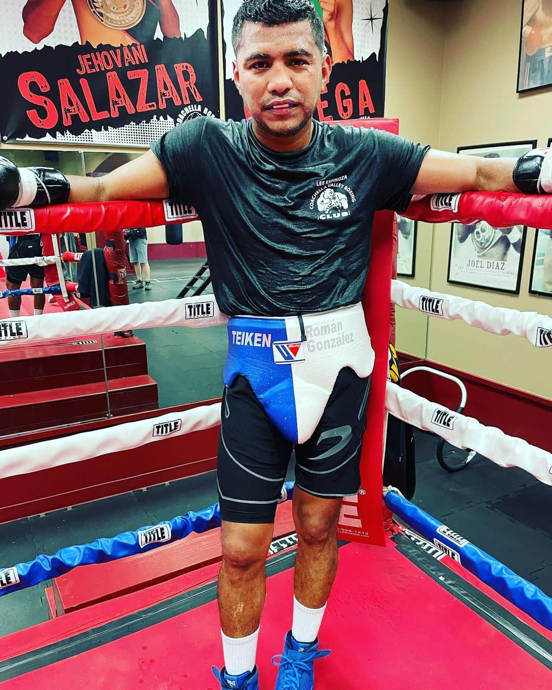 ローマン・ゴンサレスさんのインスタグラム写真 - (ローマン・ゴンサレスInstagram)「Gracias a Dios por otro día maravilloso de sparring con mi familia boxistica. Gracias a mi patrocinador @everlast y @boxraw por todo. Dios los bendiga. #humildemente #teameverlast #teamboxraw #cristoteama」2月14日 7時20分 - chocolatito87