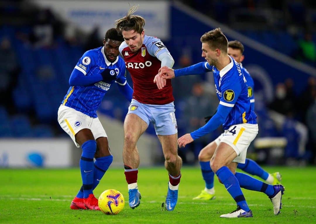 ジャック・グリーリッシュのインスタグラム：「Tough game against a very good side 👏🏻 nowhere my standards or the teams standards but a point gained. Well done @emi_martinez26 outstanding performance 👏🏻」