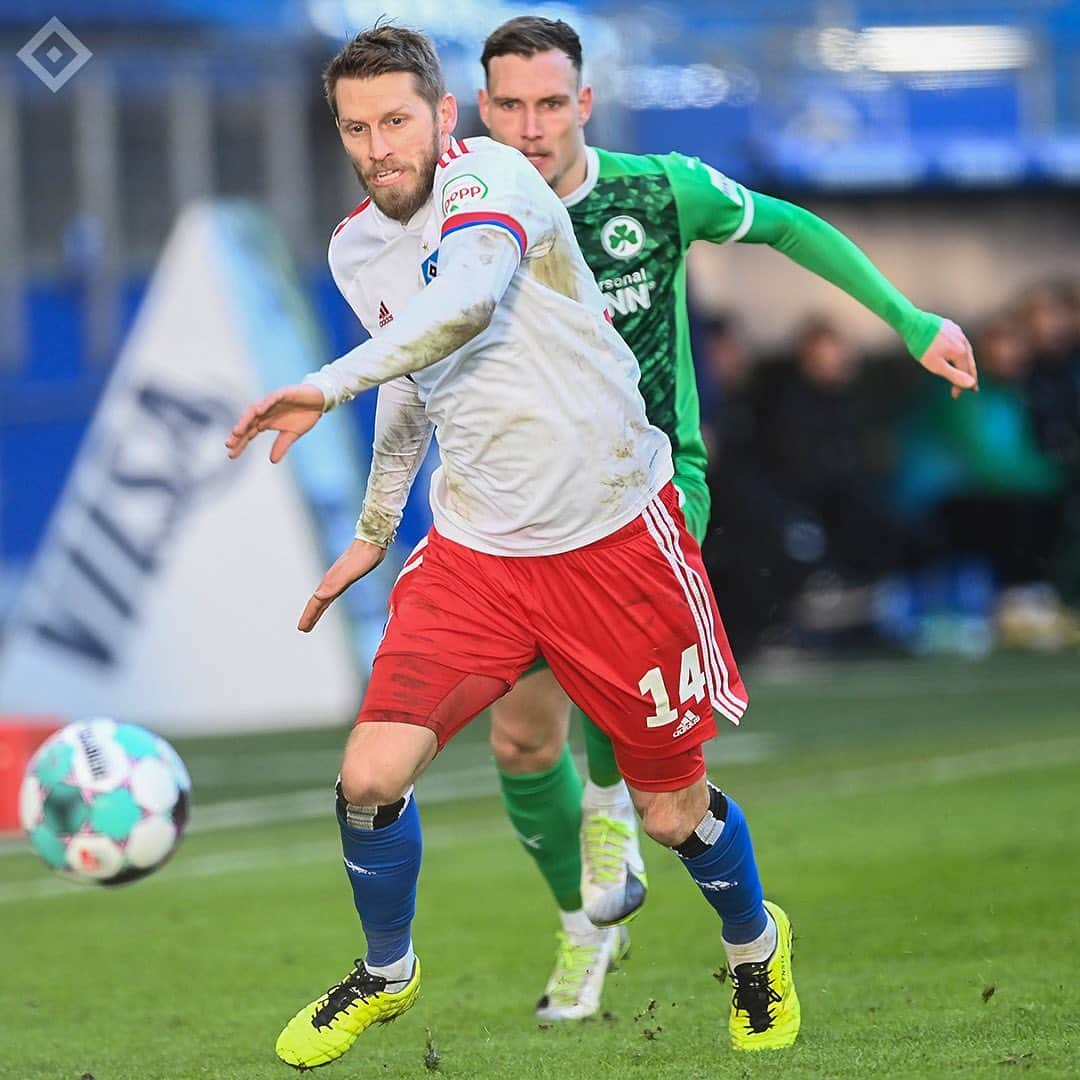 ハンブルガーSVさんのインスタグラム写真 - (ハンブルガーSVInstagram)「Abpfiff im Volksparkstadion 🏟🔷🔚  Wir präsentieren uns im zweiten Durchgang in Überzahl agierend (57./Ernst) richtig gut, können aber keinen regulären Treffer erzielen. #Kinsombi hatte in der 76. Minuten die im Nachgang aberkannte Führung erzielt 🔷🆚☘️ Damit nehmen wir im Topspiel einen Punkt mit ⚖️  #nurderHSV #HSVSGF #Bundesliga2 📸 @witters_sportfotografie」2月13日 22時54分 - hsv