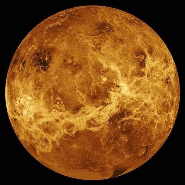 Discoveryさんのインスタグラム写真 - (DiscoveryInstagram)「Venus, the second planet from the sun, is named after the Roman goddess of love and beauty.  Photo: NASA/JPL-Caltech  (This image is a composite of data from NASA's Magellan spacecraft and Pioneer Venus Orbiter.)  #venus #love #nasa #planet #space #potd #valentinesday」2月13日 23時00分 - discovery