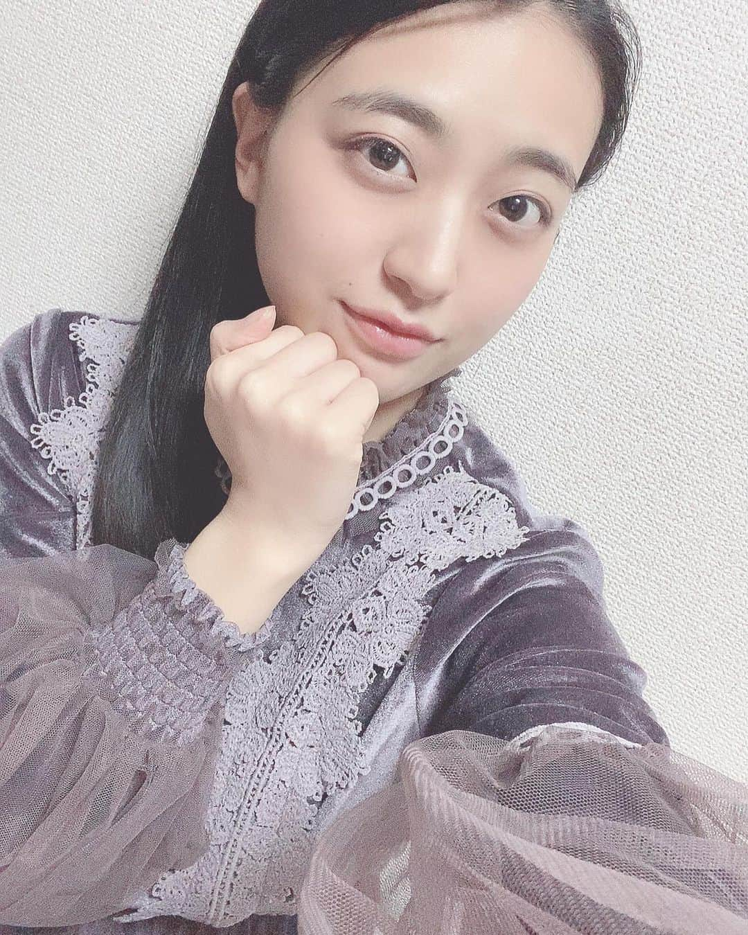 佐藤里菜のインスタグラム：「配信アプリ「マシェバラ」フリー配信ありがとうございました！  お餅の話楽しかったな🤤おもち～♪(*￣◇￣)_Ω~  今日の服は、紫のワンピース👗💜 全身見せられなかったから全身もこんな感じでした！  応援してくださるみなさん、本当にありがとうございます😌  トップの方との差はありますが、私の心はまだまだ燃えています🔥 残り1週間、できる限り配信をしていきますのでこれからも応援よろしくお願いします！！！  【Hitotsuyama Racing】オーディション】参加中！ オーディション開催期間 2/8(月)0:00~2/20(土)23:59 1日1回のネットファン投票もよろしくお願いします！ オーディション詳細、ネットファン投票についてはプロフィールにあるURLからご覧下さい！  みなさんの力を貸してください！ 応援よろしくお願いします！！  炭水化物大好きマン🍞🍙🍜🍝  #オーディション #レースクイーン #レーシング #マシェバラ #炭水化物 #大好き #ファッション #順位アップ #頑張るぞ #応援よろしくお願いします #佐藤里菜 #さとりな #ちゃんり #rina #audition #promotionalmodel #circuit #japan #followｍe」