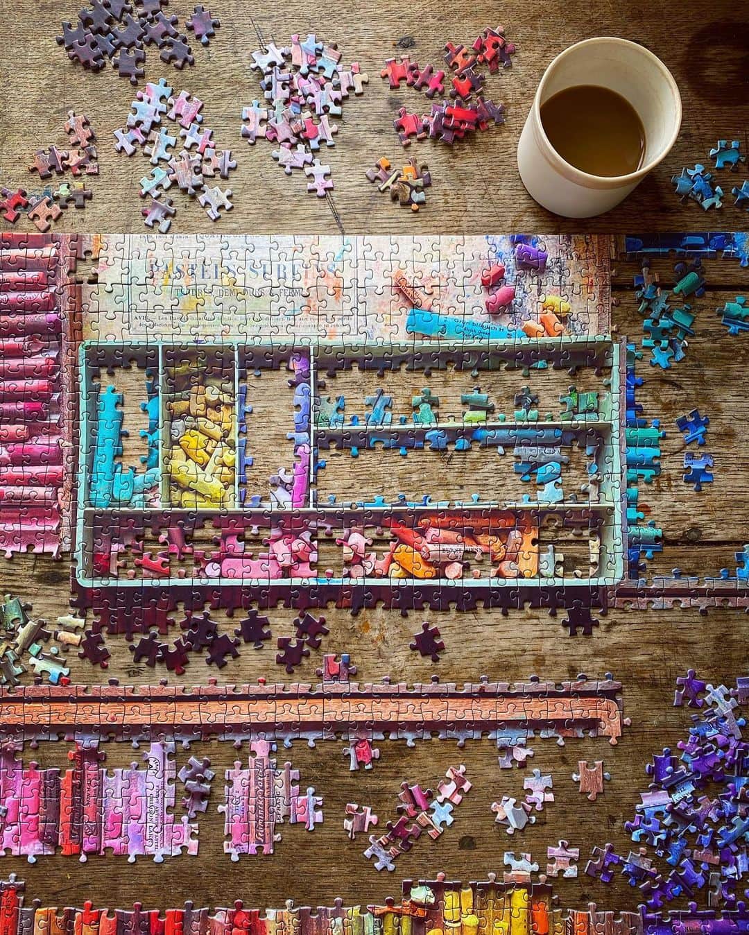 Tea and sittingのインスタグラム：「🧩Saturday afternoon jigsaw sampling...💗  #5ftinfjigsaws #jigsaw #jigsaws #jigsawlover #puzzlesofinstagram #jigsawsofinstagram #puzzlelover #puzzlefever #lockdownjigsaws」