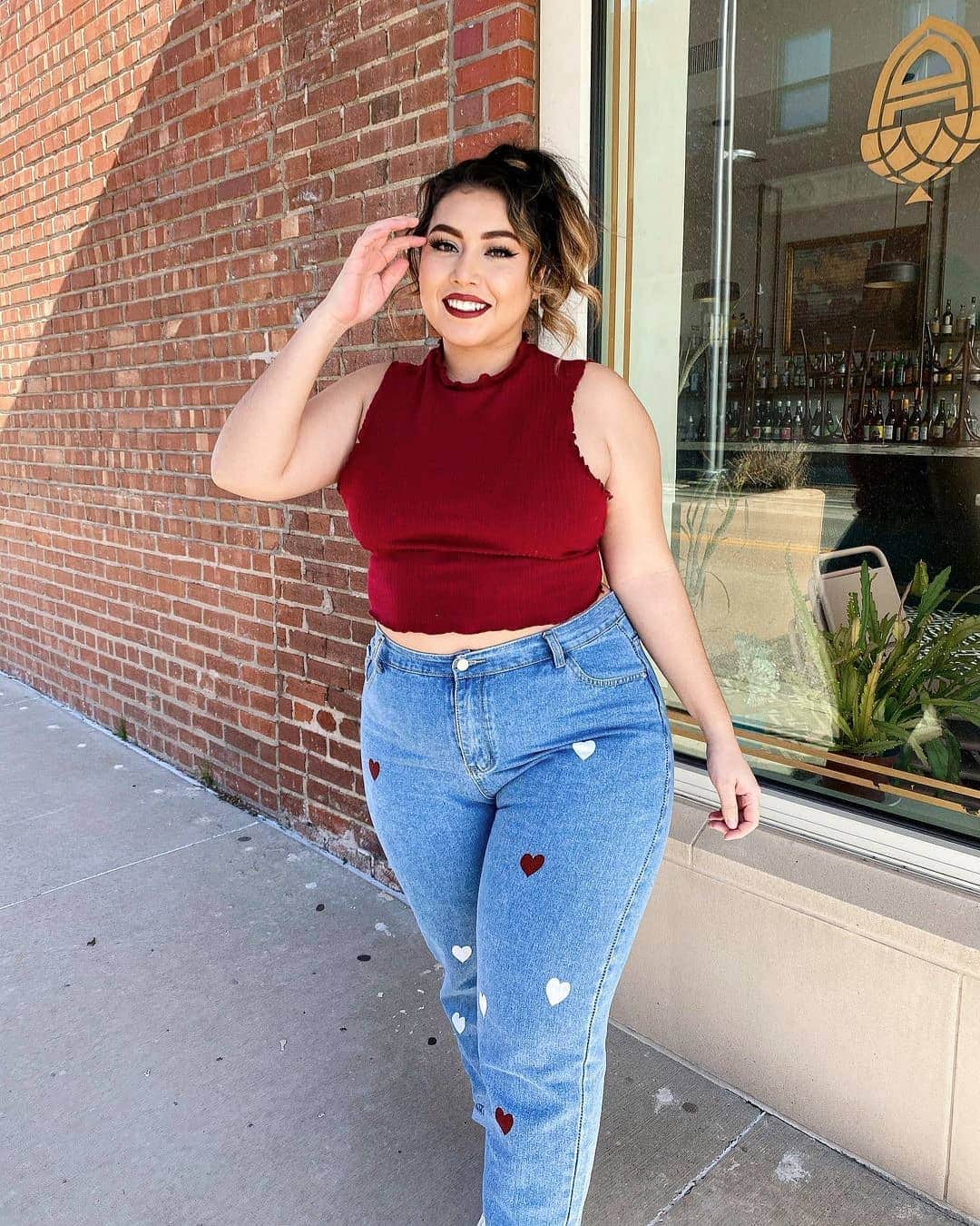 SHEINのインスタグラム：「Queen of hearts 💌🤍 @arlenett_  Shop Item #: 1829259, 1445554  #SHEINgals #SHEINstyle #SHEINSS21 #SHEINCurve #styleinspo」