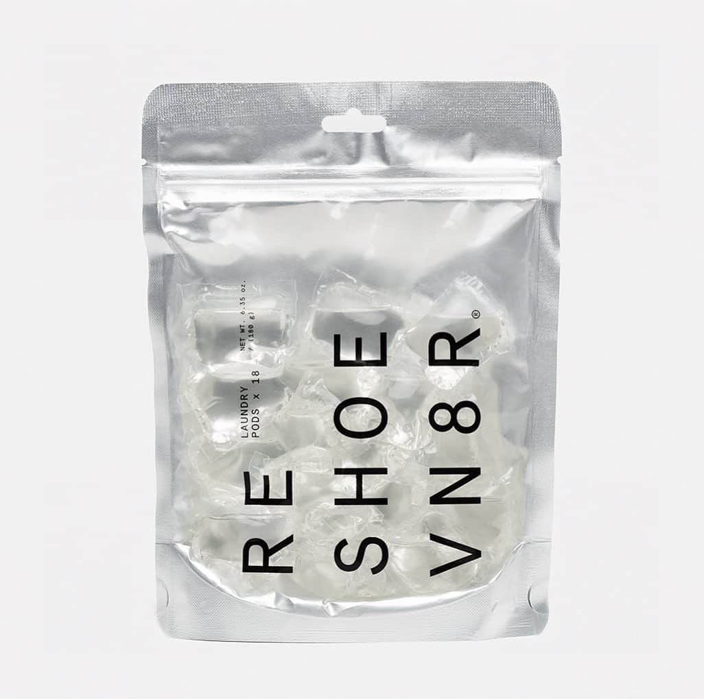 Sneaker At Randomのインスタグラム：「SNEAKER LAUNDRY DETERGENT   軽い汚れを自宅でお手入れしたい！ という方はリシューブネイター　 ランドリーデタージェントがおすすめです。  スニーカーと一緒に洗濯機にいれて洗うだけで使い方も簡単です。  2.640円  【注意点】  ・ハイブランドスニーカーのクリーニングは不可 ・コンビレザーなどは避けるのが無難 ・洗浄後はしっかりと乾かしてください  #アンジェラスペイント#Angeluspaint#スニーカー好き#スニーカーアトランダム #スニーカー #スニーカー修理 #修理職人 #市川 #本八幡 #大阪 #心斎橋 #sneakeratrandom #sneaker #shoestagram」