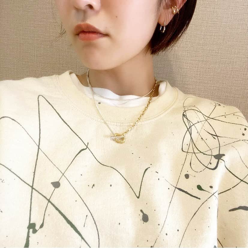 のインスタグラム：「彼氏からのお誕生日プレゼントはtenのネックレスでした🎁 12時におめでとって言ってくれて、嬉しくないけどねって言ったらそれもそうだねっていわれた😧  #ネックレス#ten」