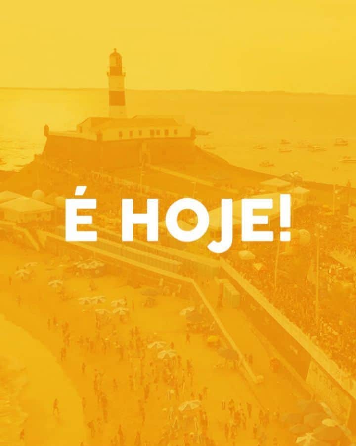 Claudia Leitteのインスタグラム：「CHEGOU O GRANDE DIA! 🥳🥳 @ivetesangalo, eu e você vamos fechar O TRIO que parte às 17h30 de hoje! Vem com a gente ao vivo no Youtube e no @multishow!  @hipermercadobig @riachuelo @audibr @engov_oficial @wellabr @kolosh @oficialpiracanjuba @foxluxbrasil @pitu @lemelaboratorio @itsbrasil_oficial @sorridents_clinicas @pampamoficial @shoppingdabahiaoficial @amvox_ @vialaserdepilacaobr @devassa @colchoescastor @mccainbrasil」
