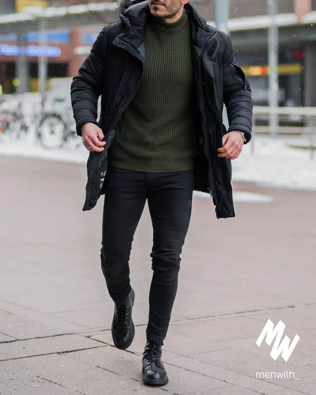 Men Withのインスタグラム：「Great photo of our dear friend @iammiari 👌🏽 #menwithstreetstyle」