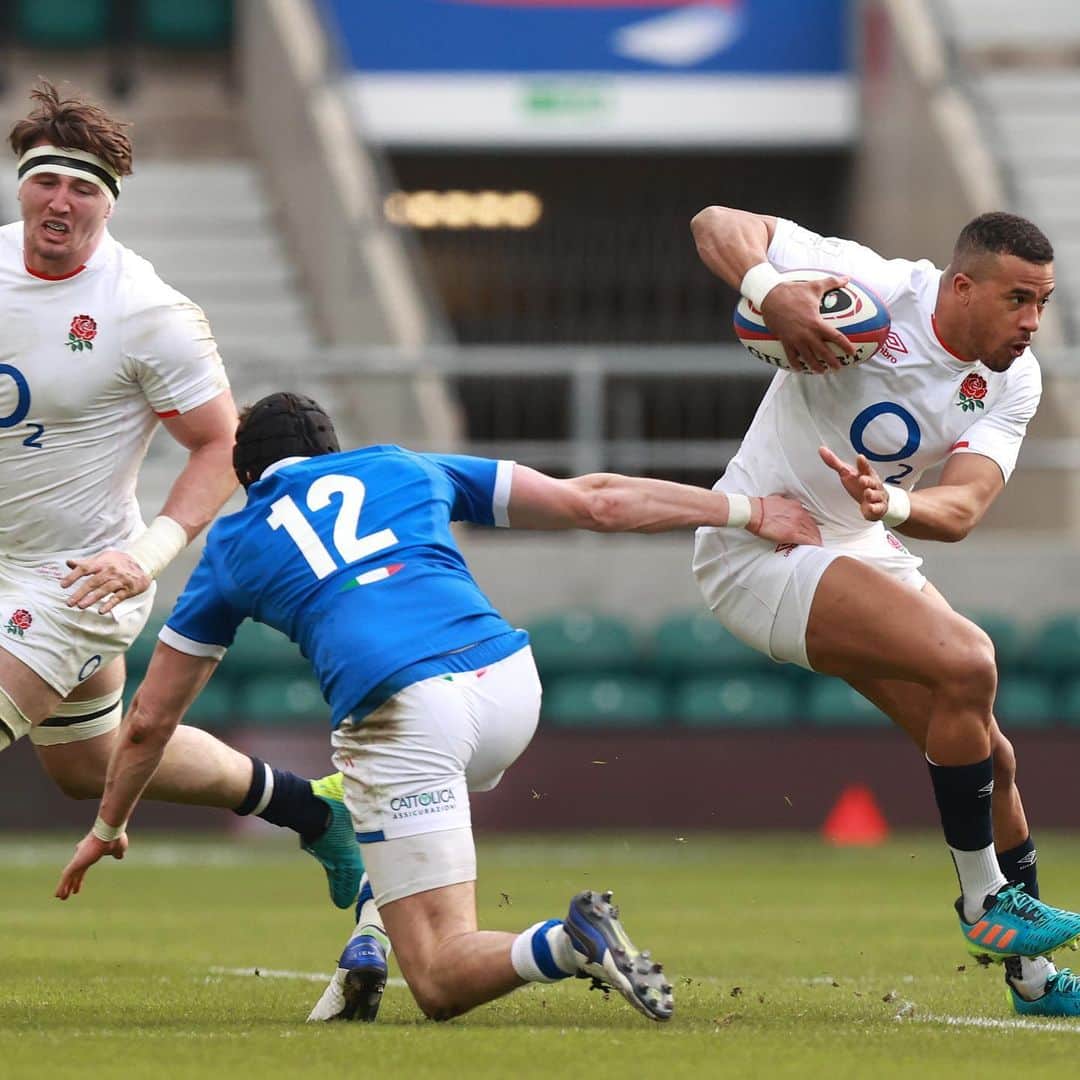 ラグビーイングランド代表のインスタグラム：「@anthonywatson with our second try 🙌🌹🏴󠁧󠁢󠁥󠁮󠁧󠁿🇮🇹 #ENGvITA #GuinnessSixNations」