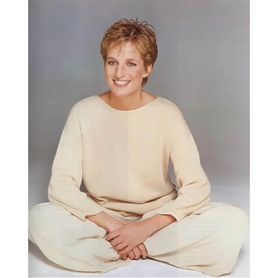 アダムのインスタグラム：「Princess Diana, 1993.」