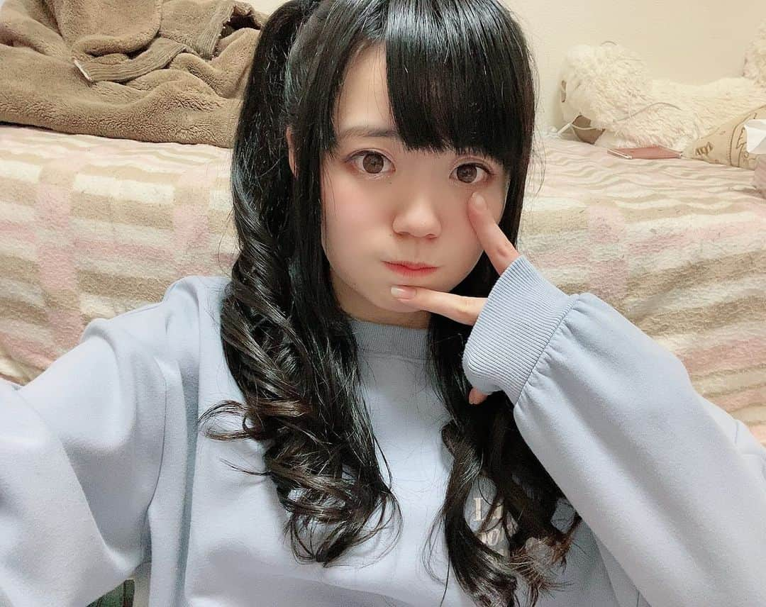 花咲希音のインスタグラム：「のんちゃん巻き巻きハーフツインが似合う説‼️‼️  #ハーフツイン #グラビア #グラドル #黒髪ストレート #今日は #巻いてる #girl #ぱっつん前髪 #前髪 #ぱっつん #姫カット #アイドル #idol #ワールドエンドラヴァー #女優  #写真 #写真好きな人と繋がりたい #グラビア好きと繋がりたい #photooftheday #photography #actress #花咲希音 #自撮り#グラドル自画撮り部」