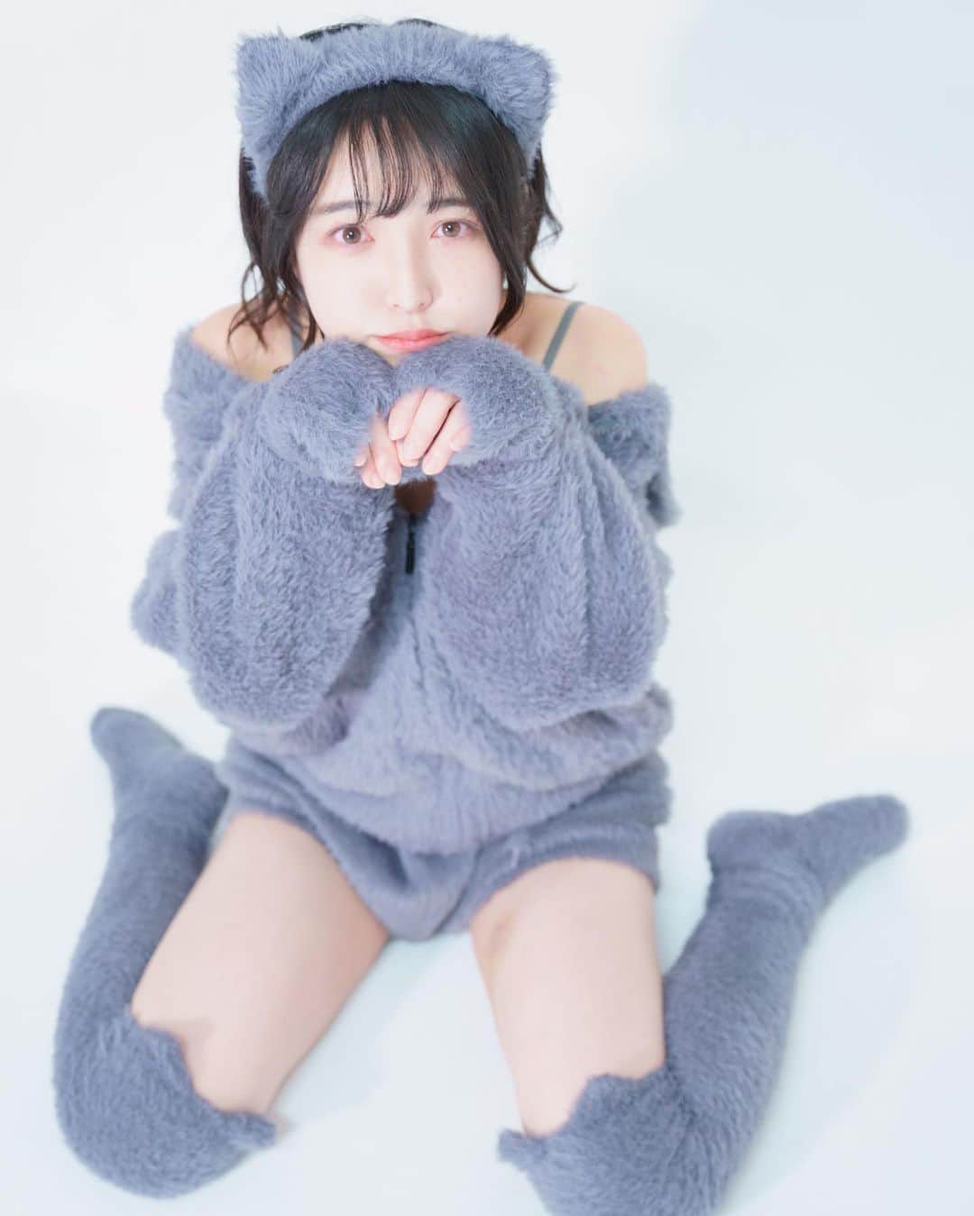 佐咲日菜のインスタグラム：「沢山ゆれました。 にゃあちゃんと追っかけっこしてまず、カゴに入れてごはんを準備して 揺られていました🐾 みなさんの大切なものが壊れていませんように。」