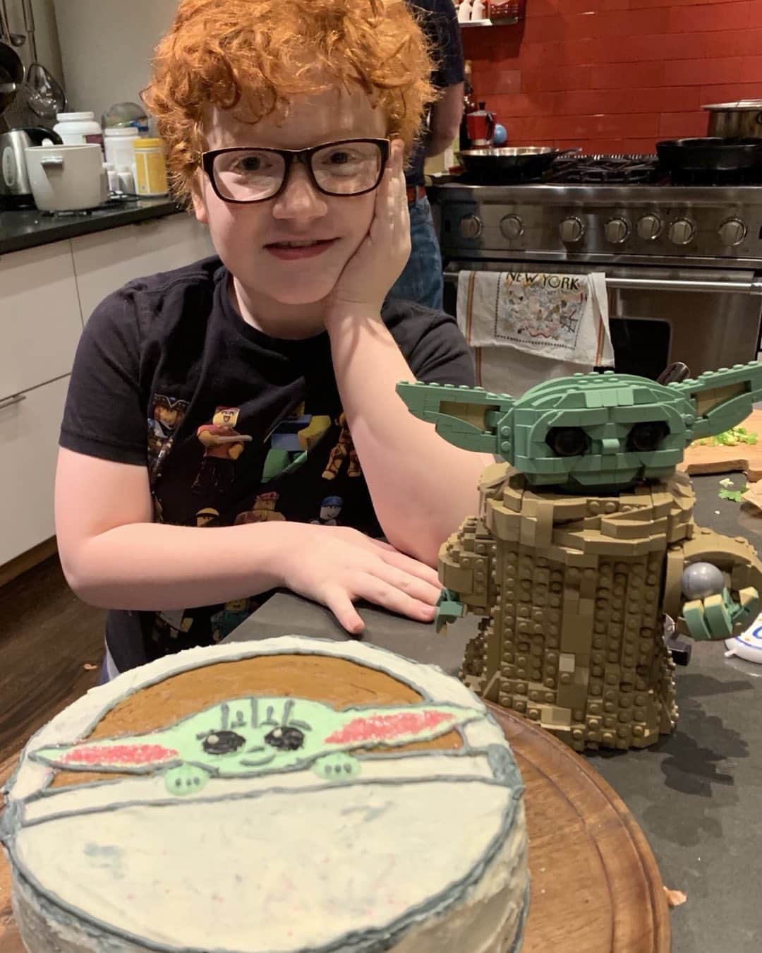 シンシア・ニクソンのインスタグラム：「Max turned 10 this week—can’t  believe we are into the double digits! We love you Max and are so proud of you. (cake is the artistry of his other mom, as per usual)♥️♥️♥️♥️♥️♥️♥️♥️」