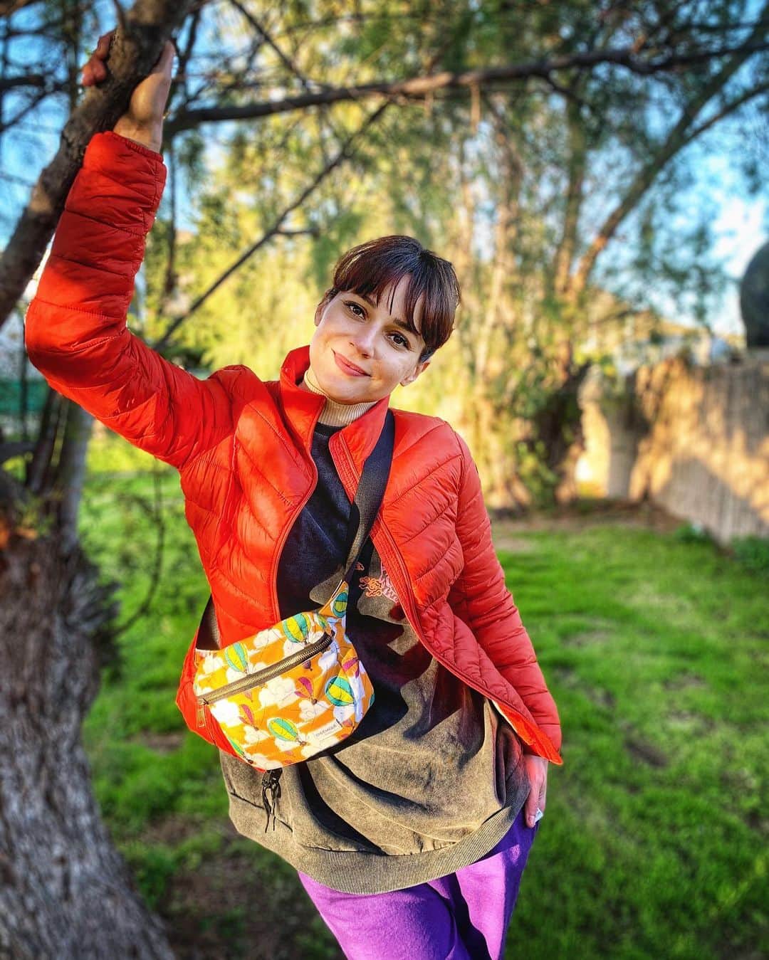 Sedef Avciのインスタグラム：「Heyecanla karın yağmasını bekliyorumdur.  Sabaha bembeyaz bir güne uyanmak dileğiyle...❄️☃️❄️☃️」