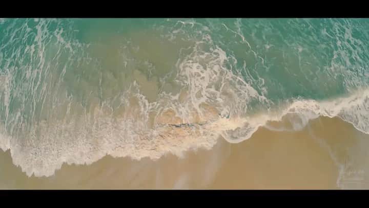 ミグエル・プッポのインスタグラム：「Se você está pensando em curtir uma praia e ainda não escolheu o destino🏝 A Pousada Refúgio de Maresias é o lugar perfeito para desfrutar do litoral paulista💙 Confere o vídeo e visite o perfil da pousada para mais informações @refugiodemaresias ✌️ #vemprorefúgio」