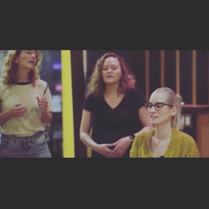 イングリッド・マイケルソンのインスタグラム：「Notebook (the musical) is back on track!  After a long pause, we are back working and planning and I couldn’t be happier or more joyous.  Writing this musical has been the singular most exciting and rewarding project of my life.  And I can not wait to share so much more with you.  Here is a bit of one of the songs called “Words” that I sang on tour last year with my besties @alliemoss and @hannahkwink.  More to come. 📔」