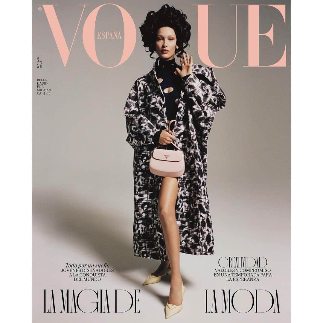 ヨランダ・ハディッドのインスタグラム：「❤️Hermosaaaaaaaa..... @voguespain Te Amo @bellahadid 🥰」