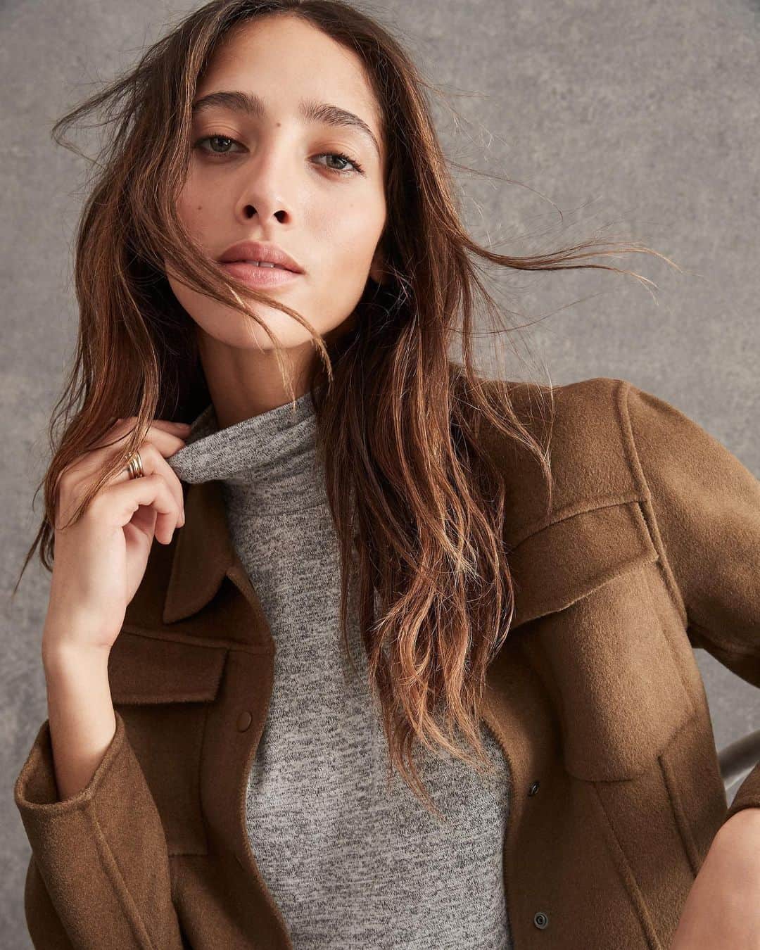 Banana Republic のインスタグラム：「Walk the fashion talk with our Luxespun Mock-Neck Tank. Made with Luxespun, a sweater-soft, stretchy fabric, it feels like a luxurious t-shirt with added warmth. Talk about a mock-out.」
