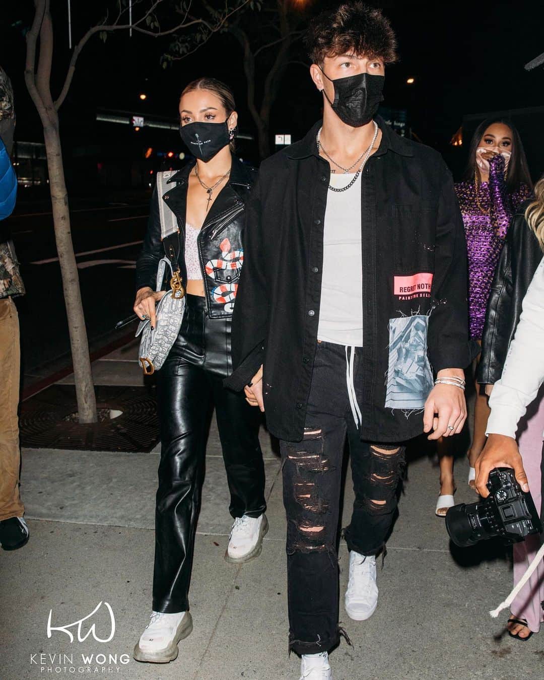 チャーリー・ジョーダンのインスタグラム：「First pap photos I’ve ever posted 👀 we cute or whateva ✨ peep the B.I.P mask coming soon! BOA nights wearing @revolve」