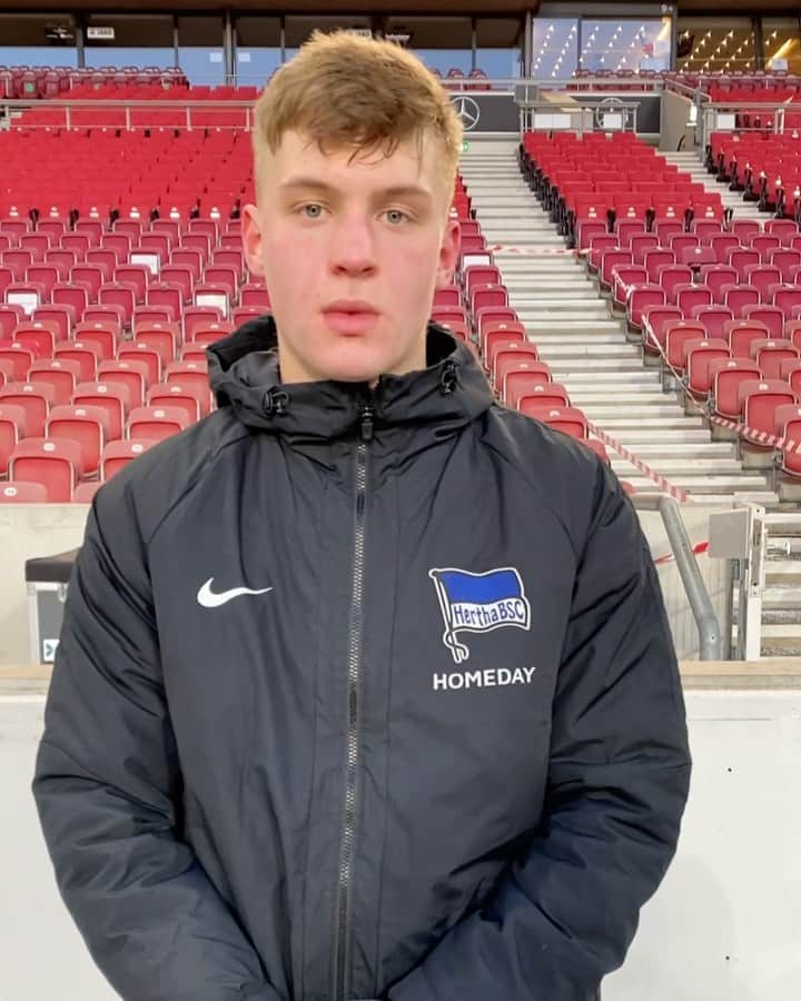 ヘルタ・ベルリンのインスタグラム：「Unterschreiben wir so, Luca! ✍️🥰 . . #VFBBSC #GemeinsamHertha #HaHoHe #herthabsc」
