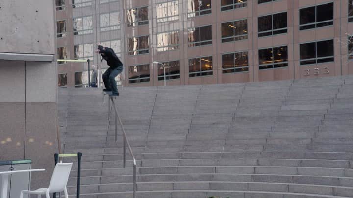 ジェイク・イラーディのインスタグラム：「DTLA 20 🏙 • • • 🎥 @gaspar.ramirezz」