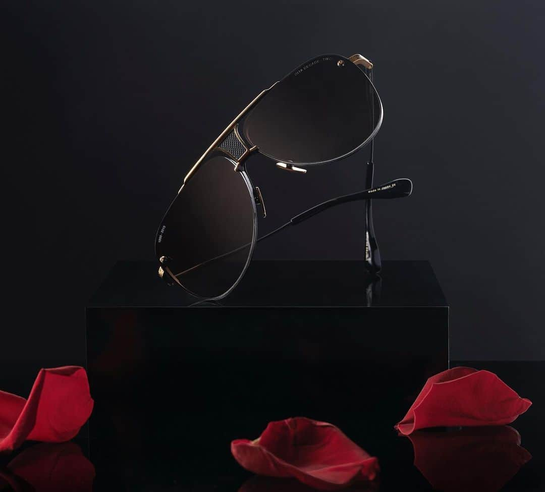 ディタのインスタグラム：「A modern romance between the classic and cutting edge, Decade-Two celebrates DITA's love affair with technical intricacies. Discover gifts they will remember forever at DITA.com and select authorized retailers. #DITA #DITAeyewear #DecadeTwo」