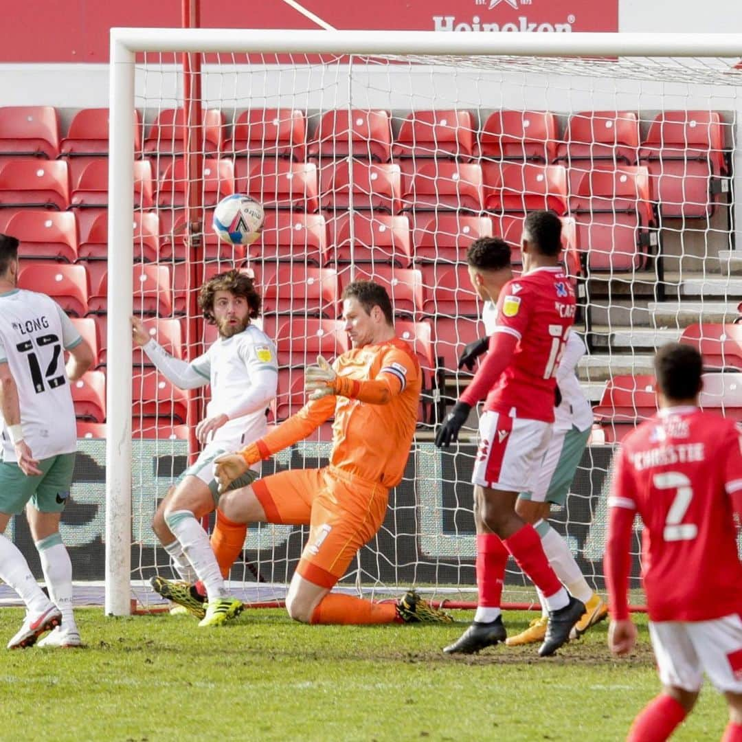 アスミル・ベゴヴィッチさんのインスタグラム写真 - (アスミル・ベゴヴィッチInstagram)「Good point on the road today. @officialafcb @ab1gk 🍒⚽️🆎🧤」2月14日 2時05分 - asmir1