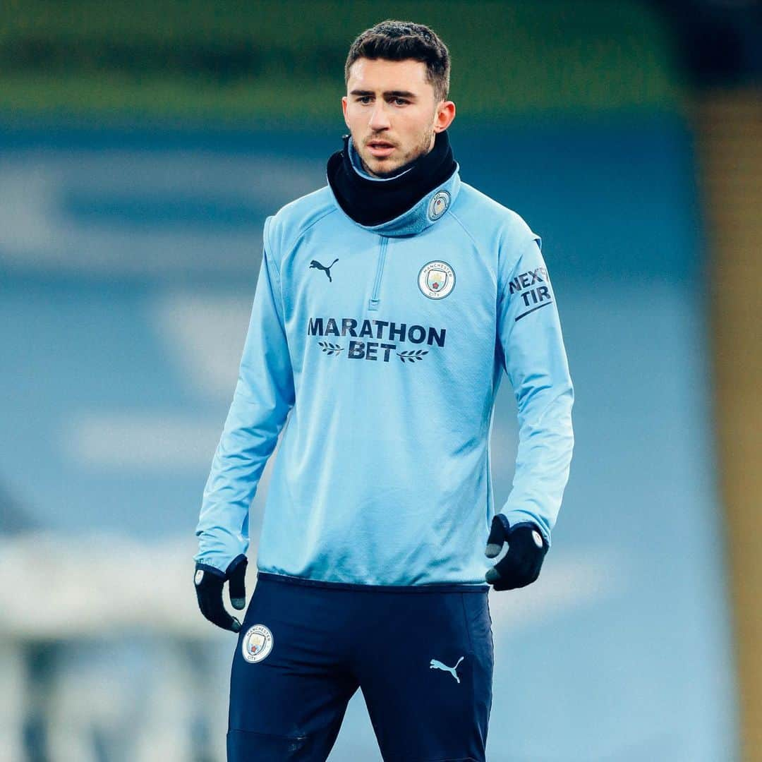 マンチェスター・シティFCさんのインスタグラム写真 - (マンチェスター・シティFCInstagram)「Warming up at a VERY cold Etihad 🥶 #mancity」2月14日 2時20分 - mancity