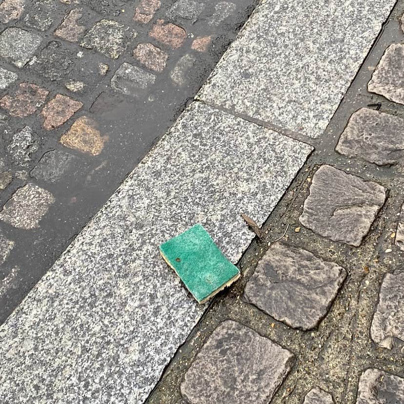 フィリップ・P・キーンのインスタグラム：「#thingsyoufind  keeping it clean」