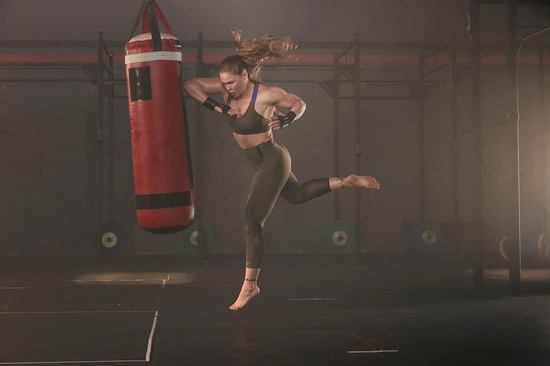 のインスタグラム：「This was something like a 6 hour shoot and I never had to adjust my tights once. As a notorious shorts/tights picker this is really saying something 😂 check the link in my bio or search “Rousey mizuno” on @amazon to see my new #primalinstincts line from @mizunousa. Both tight designs are high waisted and fitted enough to flatter and never slip during training - but loose and comfortable enough to sit in traffic for hours in (I’ve tested both myself lol)」