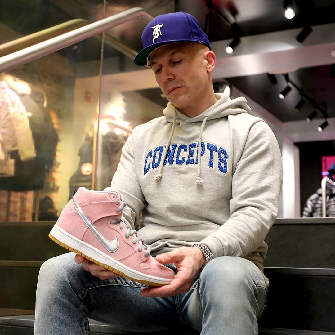 HYPEBEASTさんのインスタグラム写真 - (HYPEBEASTInstagram)「@hypebeastkicks: For our latest 'Sole Mates' feature, we spoke to @cncpts' Creative Director, @deonpoint, about the backstory and inspiration behind his @nikesb “When Pigs Fly” Dunk collaboration, the resurgence of Dunks, his favorite sneakers, and more. Click the link in bio for the full feature.⁠⁠ Photo: Deon Point」2月14日 3時06分 - hypebeast
