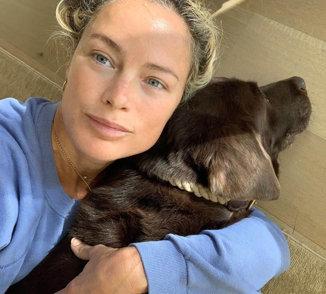 キャロリン・マーフィーさんのインスタグラム写真 - (キャロリン・マーフィーInstagram)「Snuggles 🥰」2月14日 3時13分 - carolynmurphy