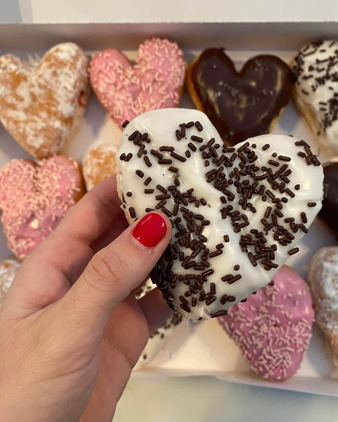 ダンキンドーナツさんのインスタグラム写真 - (ダンキンドーナツInstagram)「Relationship Status: Dunkin’」2月14日 3時15分 - dunkin