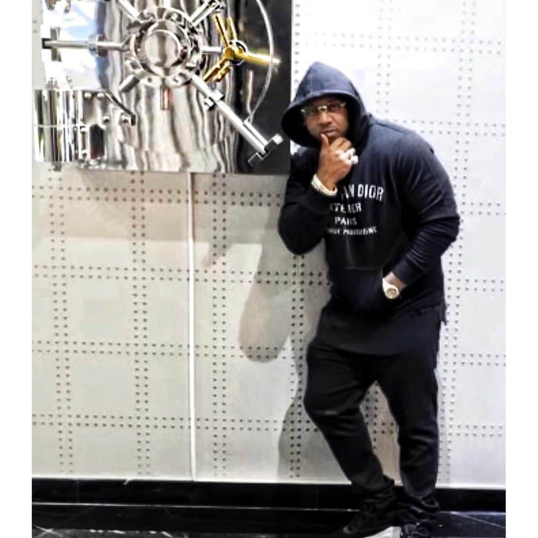 マック・メインのインスタグラム：「Reciprocity is rare and staying solid is extinct... Last of a dying breed 💯 #YM」