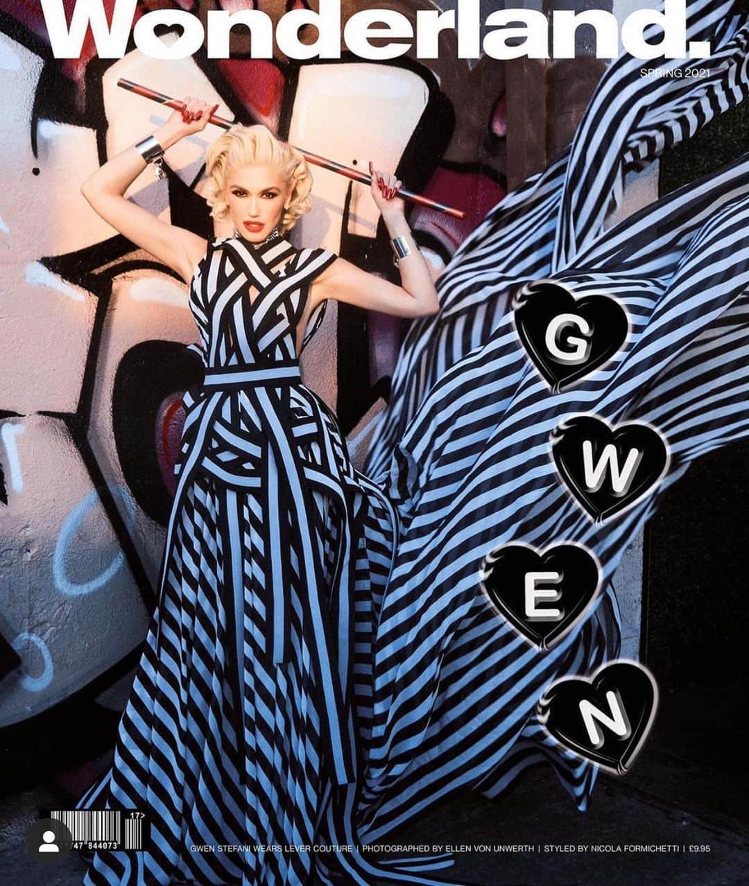 エレン・ヴォン・アンワースのインスタグラム：「@gwenstefani ready to fight💥 fashion director @nicolaformichetti hair @officialdanilohair 💄 @maryphillips nails @nailsbycarolyn_  Entdirector @ericacornwall editorialdirector @huwgwyther post prod @aurore_de_bettignies  coordination @clararea @lever_couture @wonderland 📸 @ellenvonunwerth #evu」