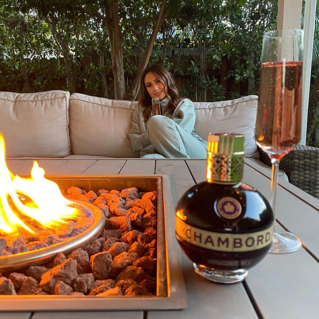 フランシア・ライサさんのインスタグラム写真 - (フランシア・ライサInstagram)「Chambord Royale 💕 Drink of choice for this years virtual Galentine’s Day.     #Chambord #CelebrateResponsibly #BeMyGalentine #ad #21+」2月14日 4時07分 - franciaraisa