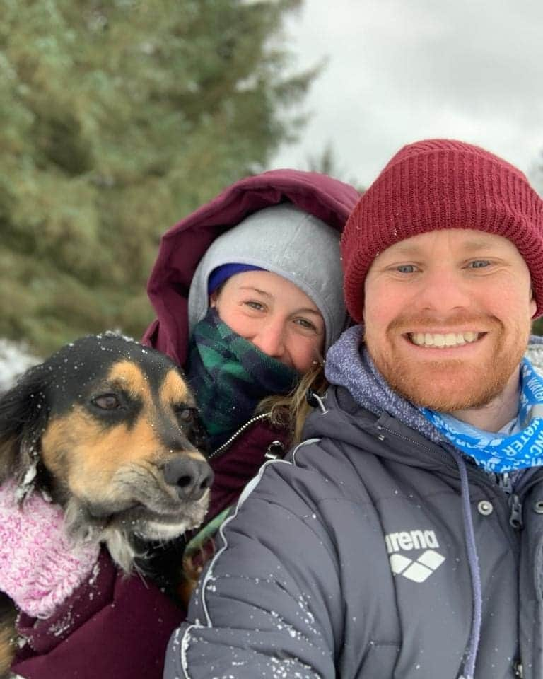 ハンナ・ミレイさんのインスタグラム写真 - (ハンナ・ミレイInstagram)「Making the most of the snowy walks ☃️ 🔹 🔹 🔹 #familypicture #winterwonderland #threemusketeers #scotland #walkies #familytime #snowysaturday」2月14日 4時24分 - smiley8889